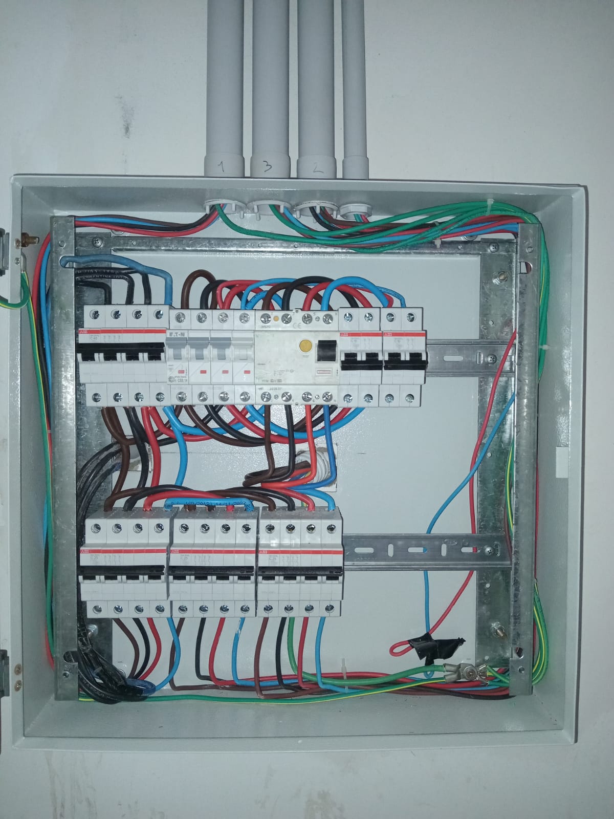 Trabajo eléctrico realizado por STATIC