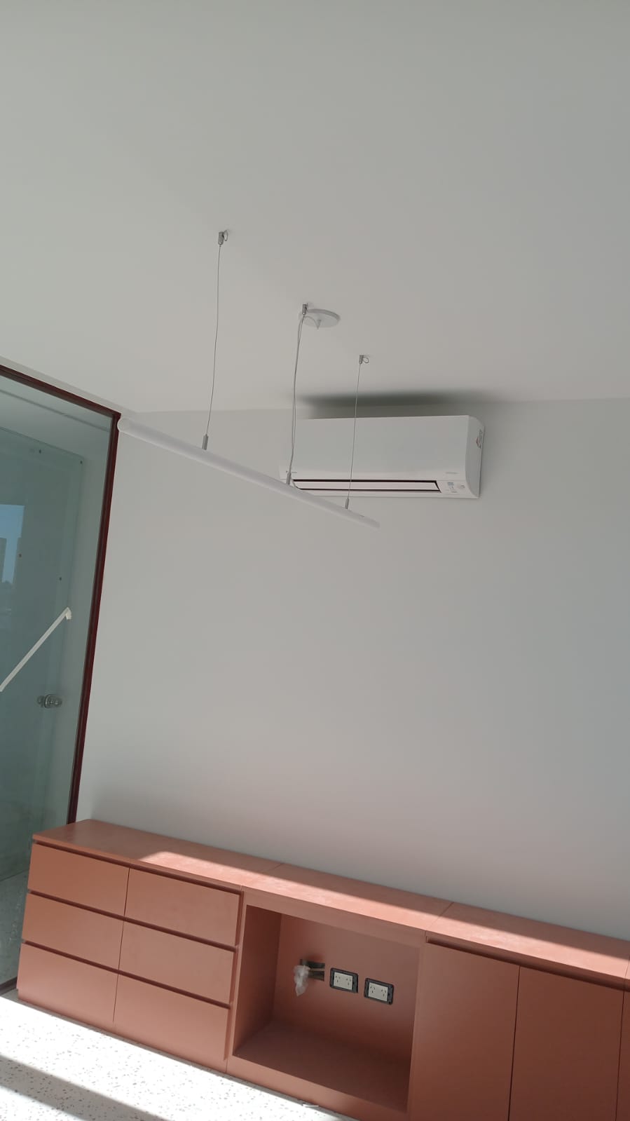 Trabajo eléctrico realizado por STATIC