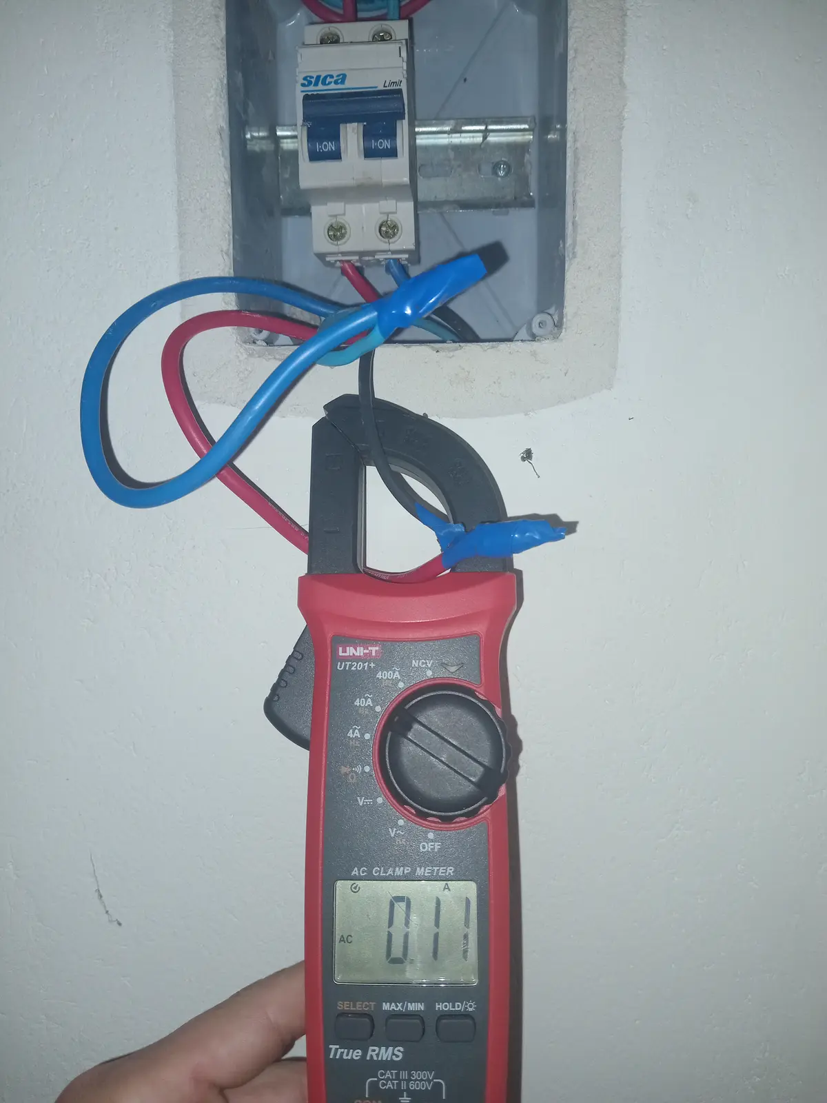 Trabajo eléctrico realizado por Alejandro Reyes para STATIC